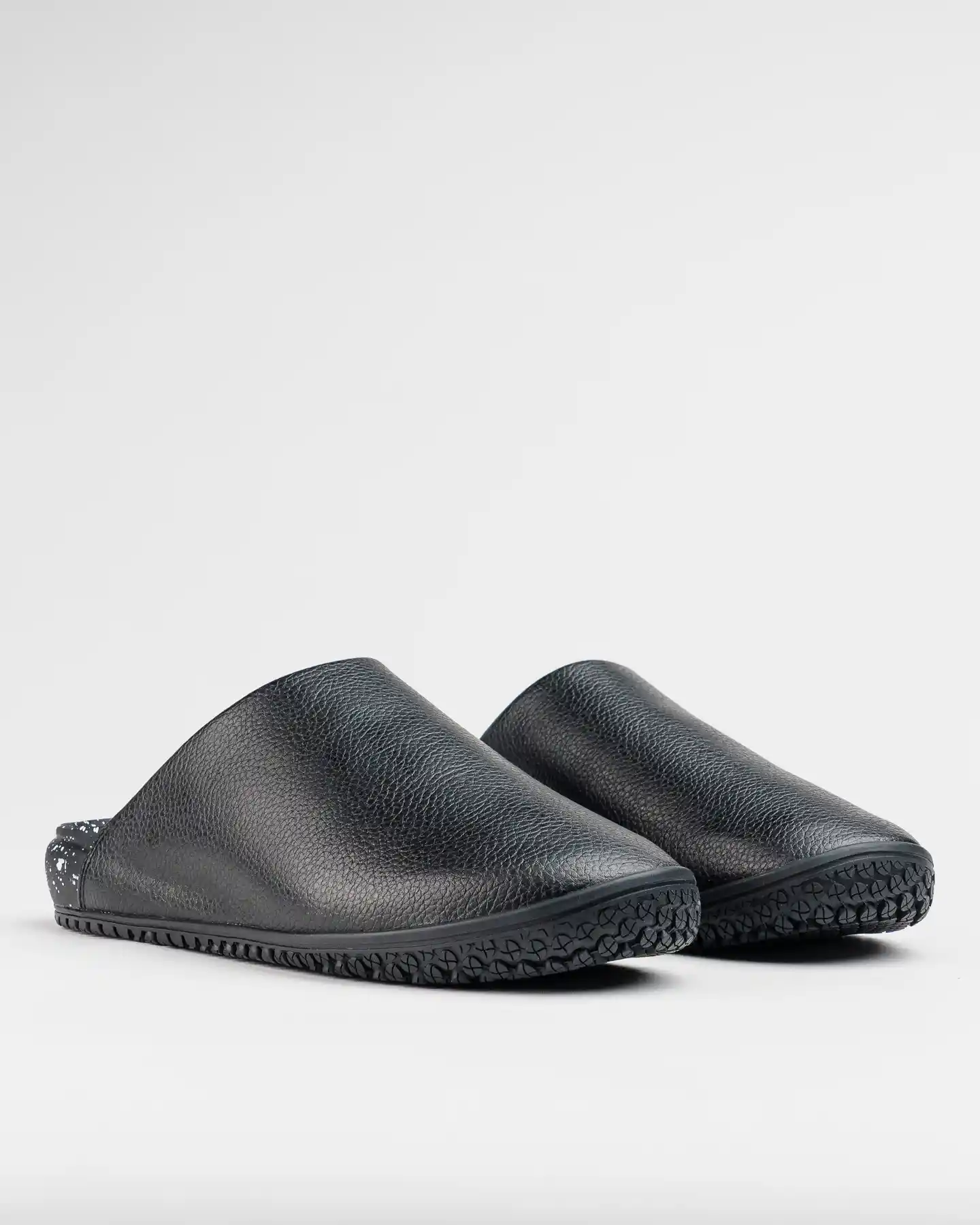The Clog - Black Speckle - Image 4